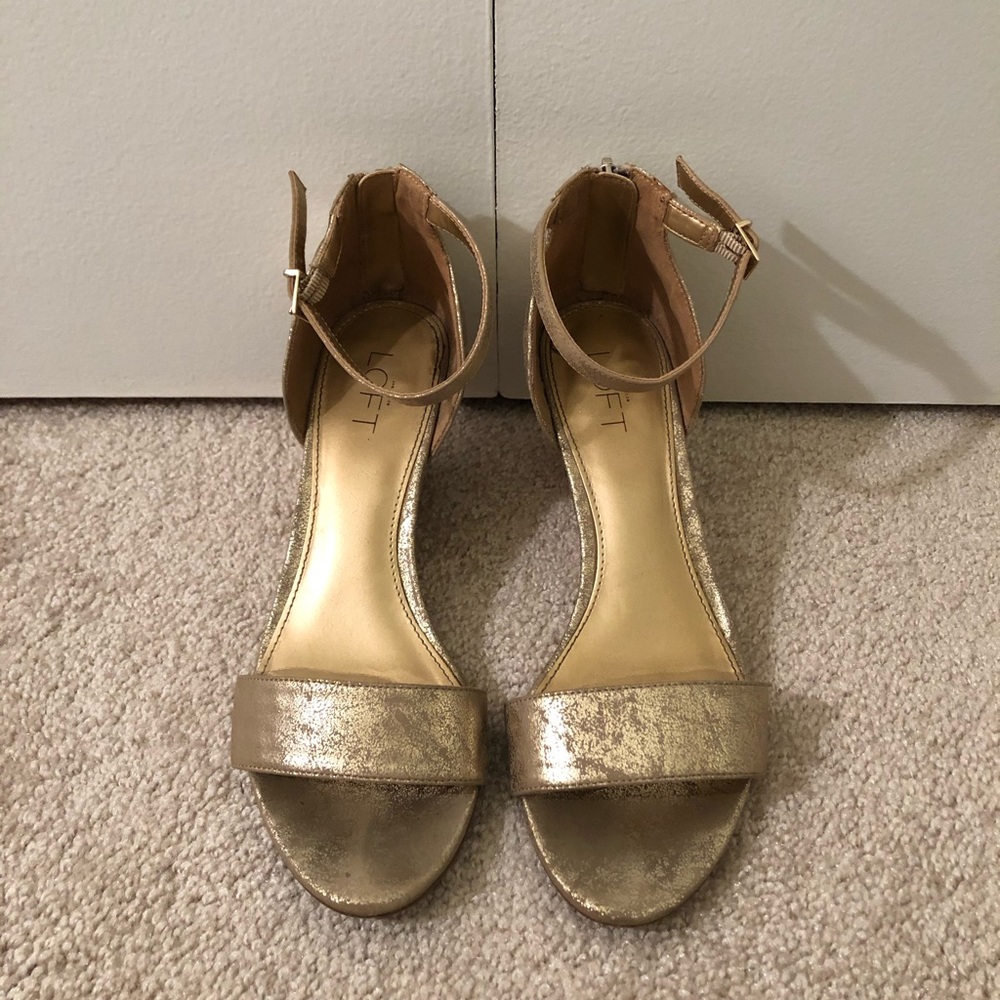 LOFT Women’s Gold Wedge